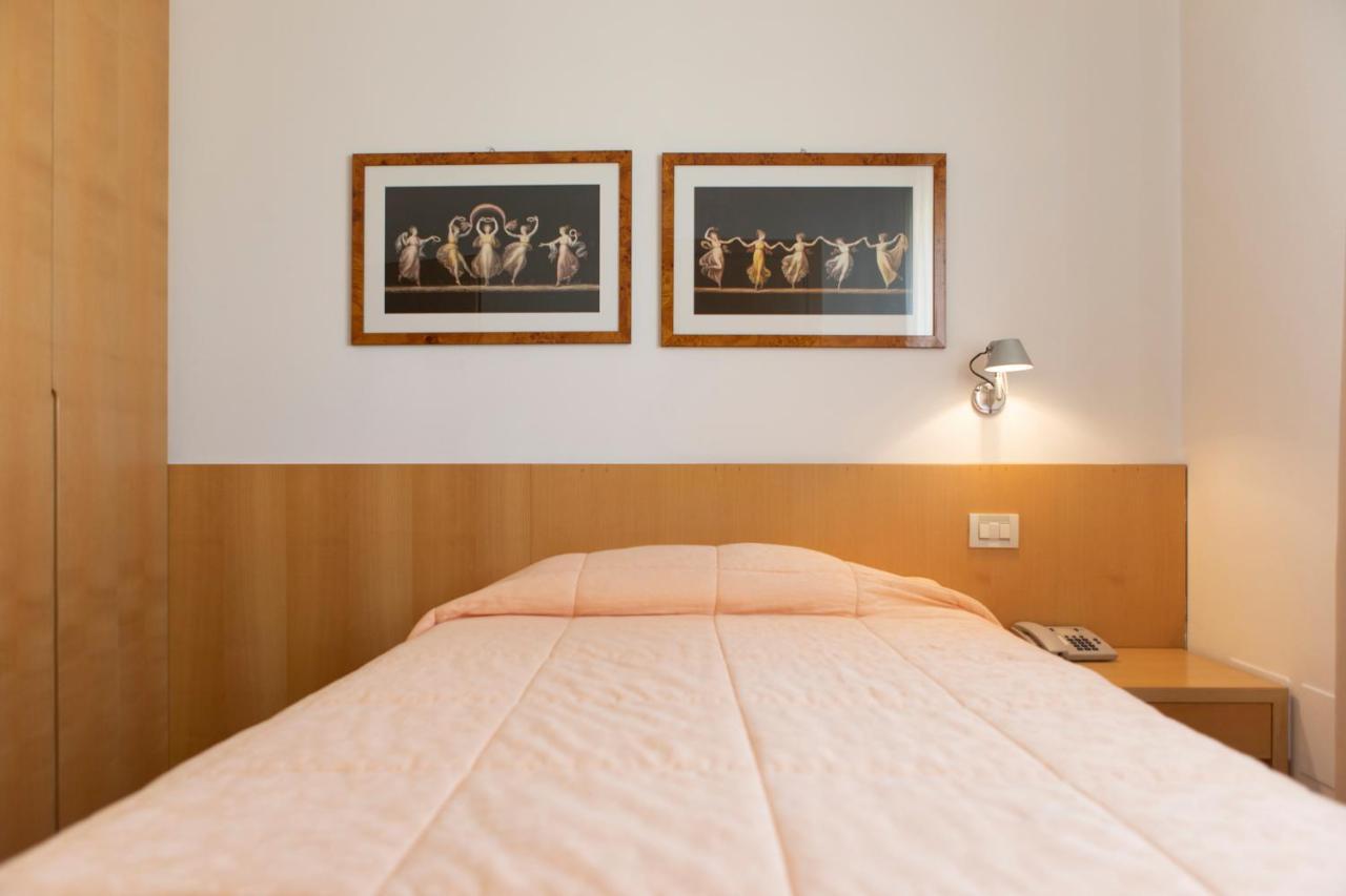 Hotel Due Mori ชิตตาเดลลา ภายนอก รูปภาพ