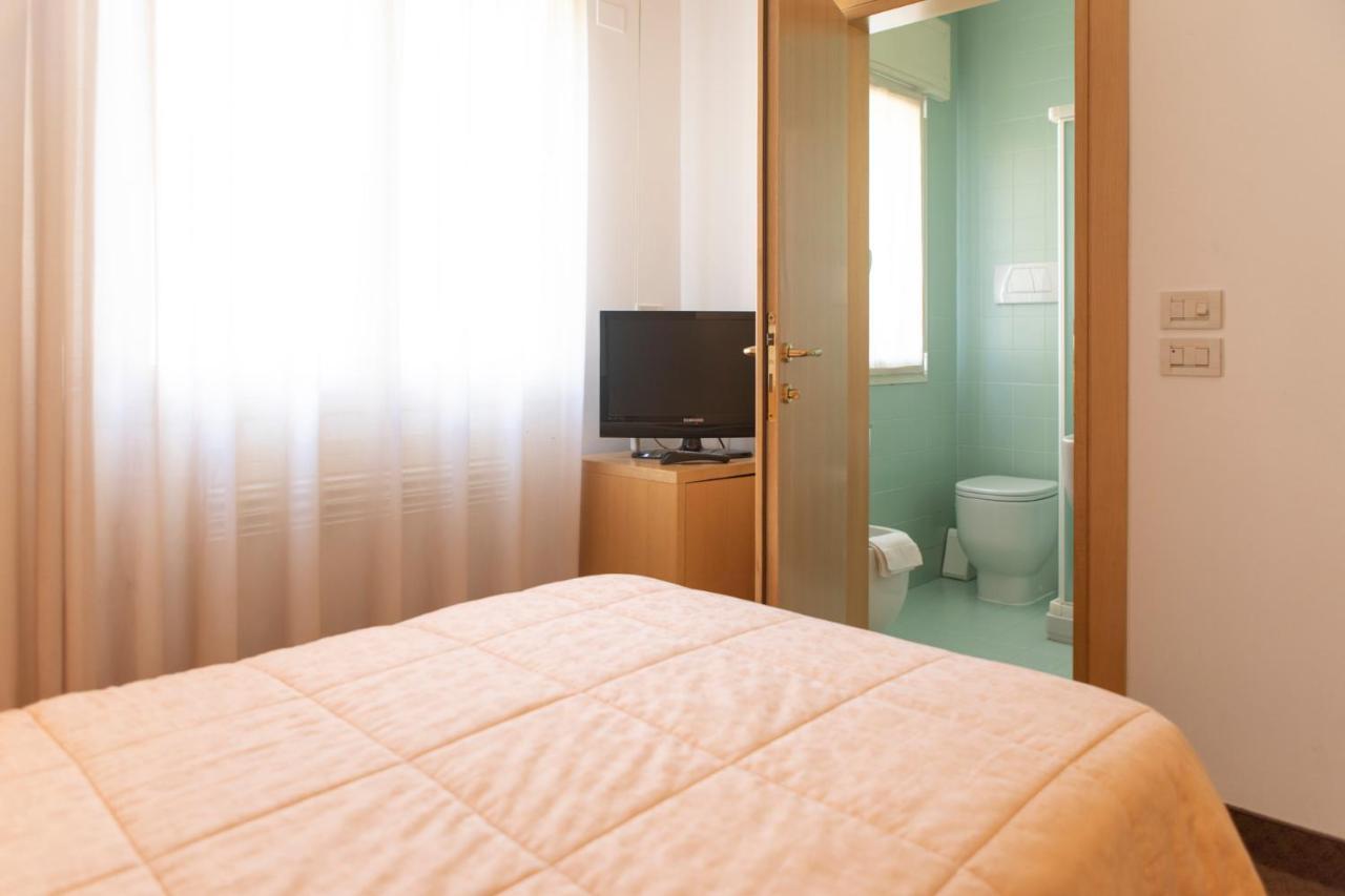 Hotel Due Mori ชิตตาเดลลา ภายนอก รูปภาพ